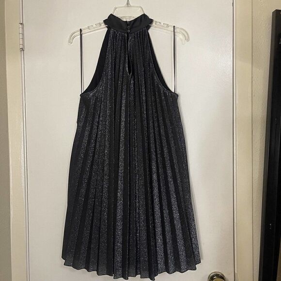 NWOT ZARA Pleated halter silver shimmer accordion mini dress size Medium - Picture 5 of 9